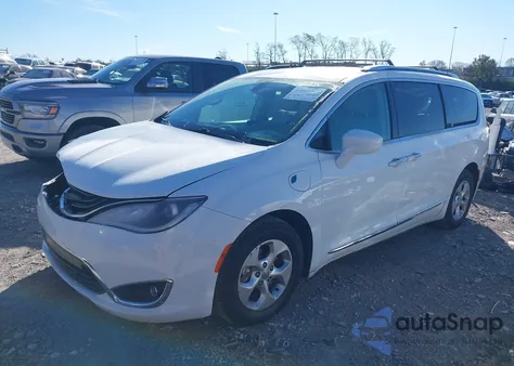 2018 Chrysler Pacifica Hybrid Touring L z USA, uszkodzony, nr VIN 2C4RC1L70JR163624